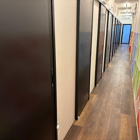 Victoria Pods Hotel George Town Bagian luar foto