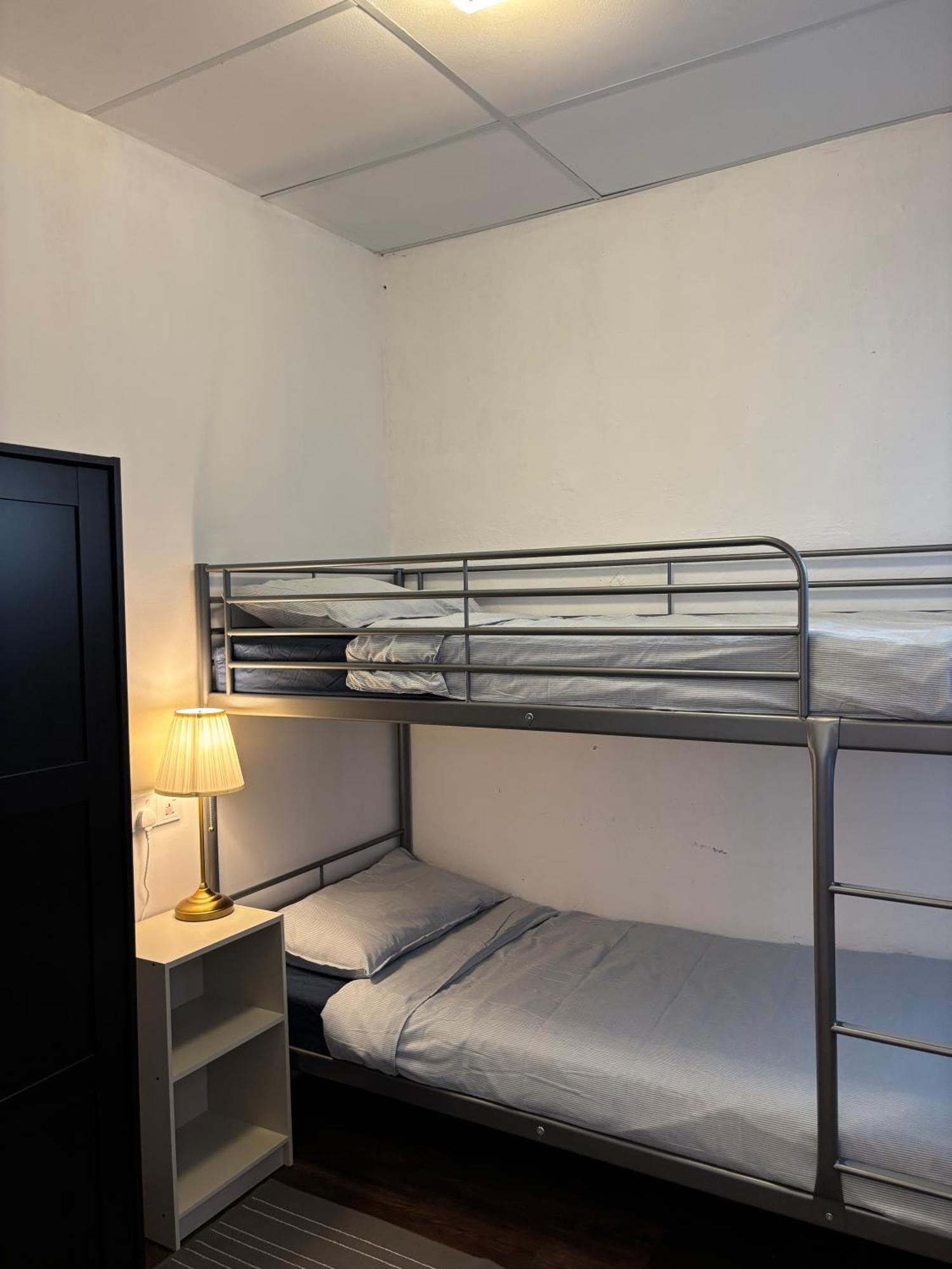 Victoria Pods Hotel George Town Bagian luar foto
