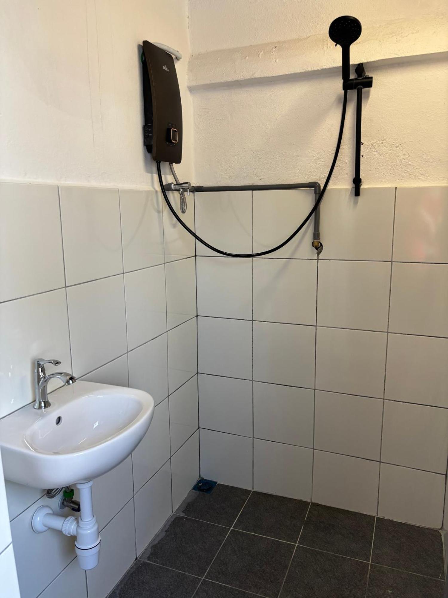 Victoria Pods Hotel George Town Bagian luar foto